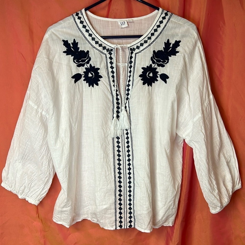 GAP Women’s Tunic Size L White With Navy Blue Embroidered Detail 100% Cotton